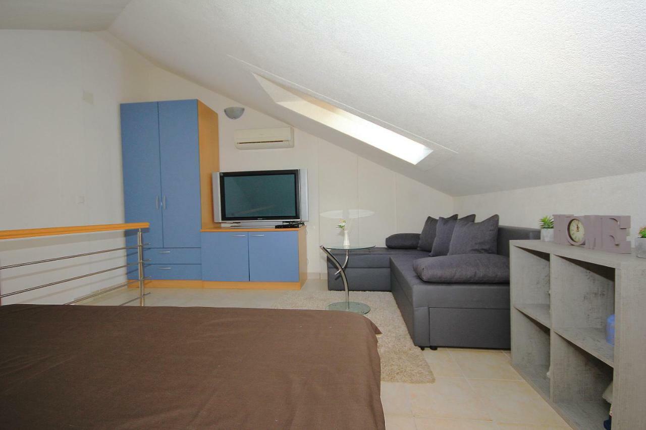 Apartment Ivana Makarska Bagian luar foto