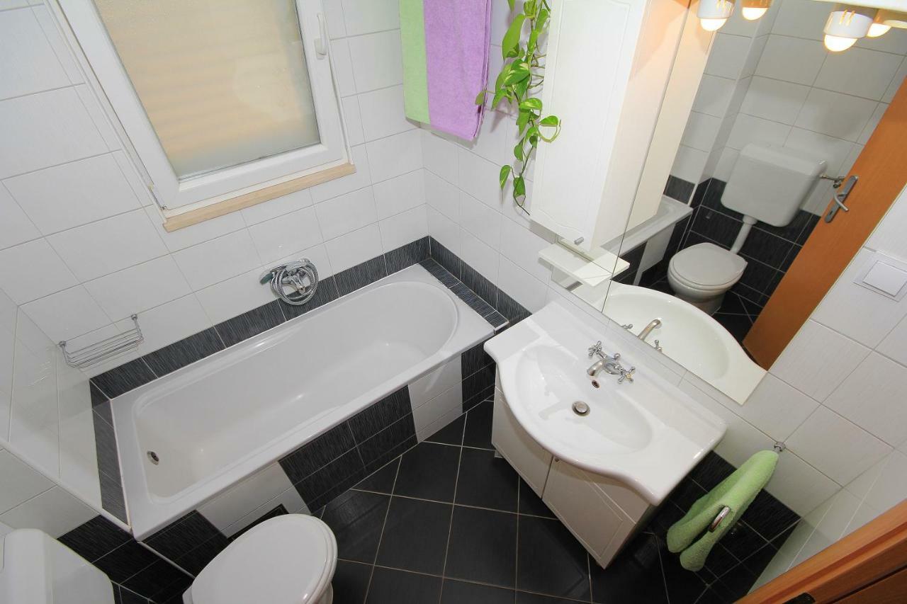 Apartment Ivana Makarska Bagian luar foto